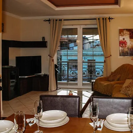 St.denis Townhouse Apartment *