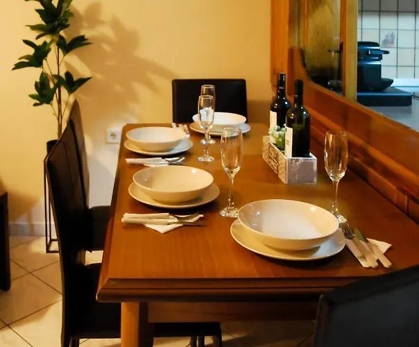 Apartamento Stdenis Townhouse Maisonette In The Center With Exceptional Hospitality By Mana Gers *